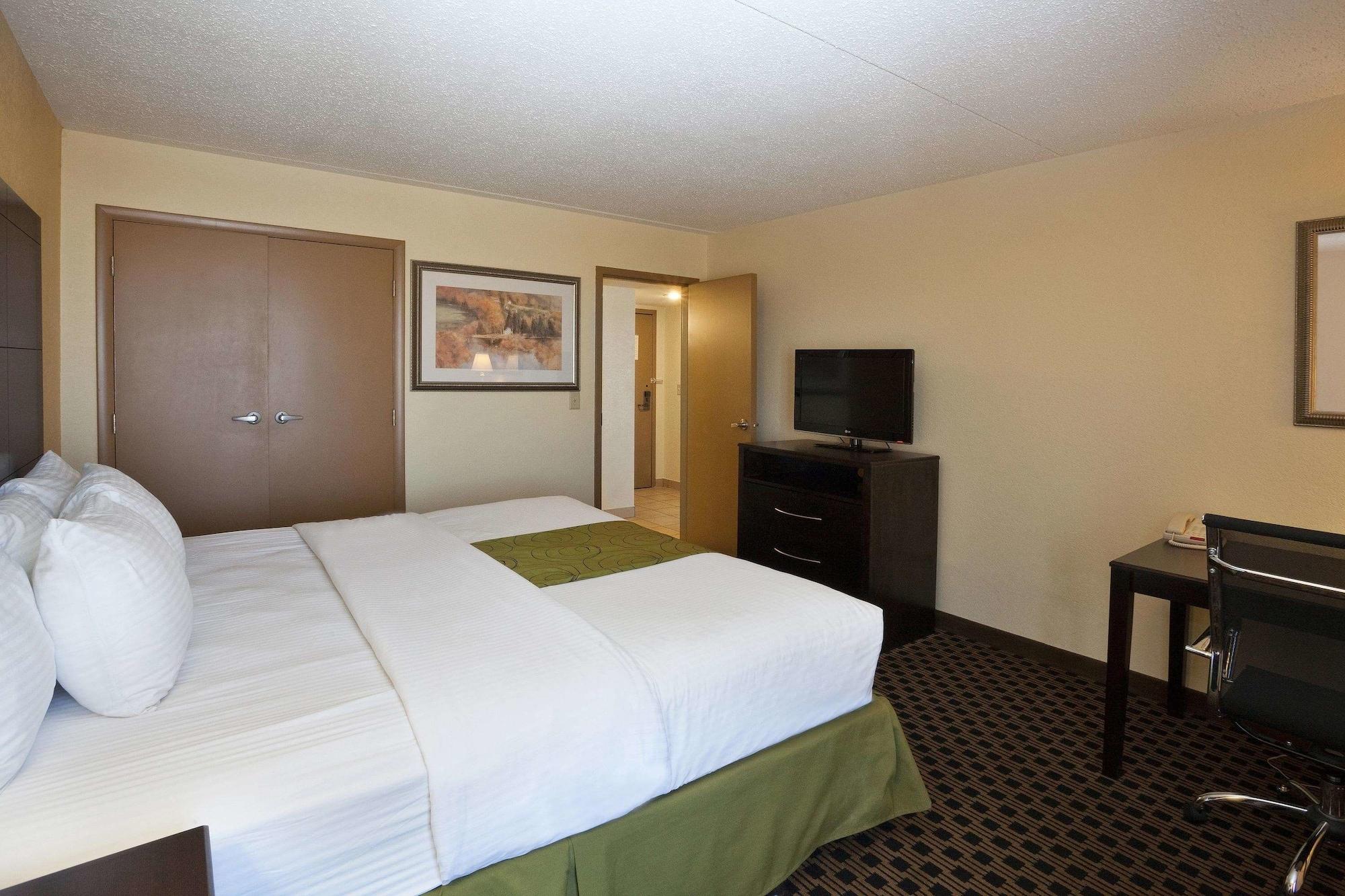 La Quinta By Wyndham Salina Exterior foto