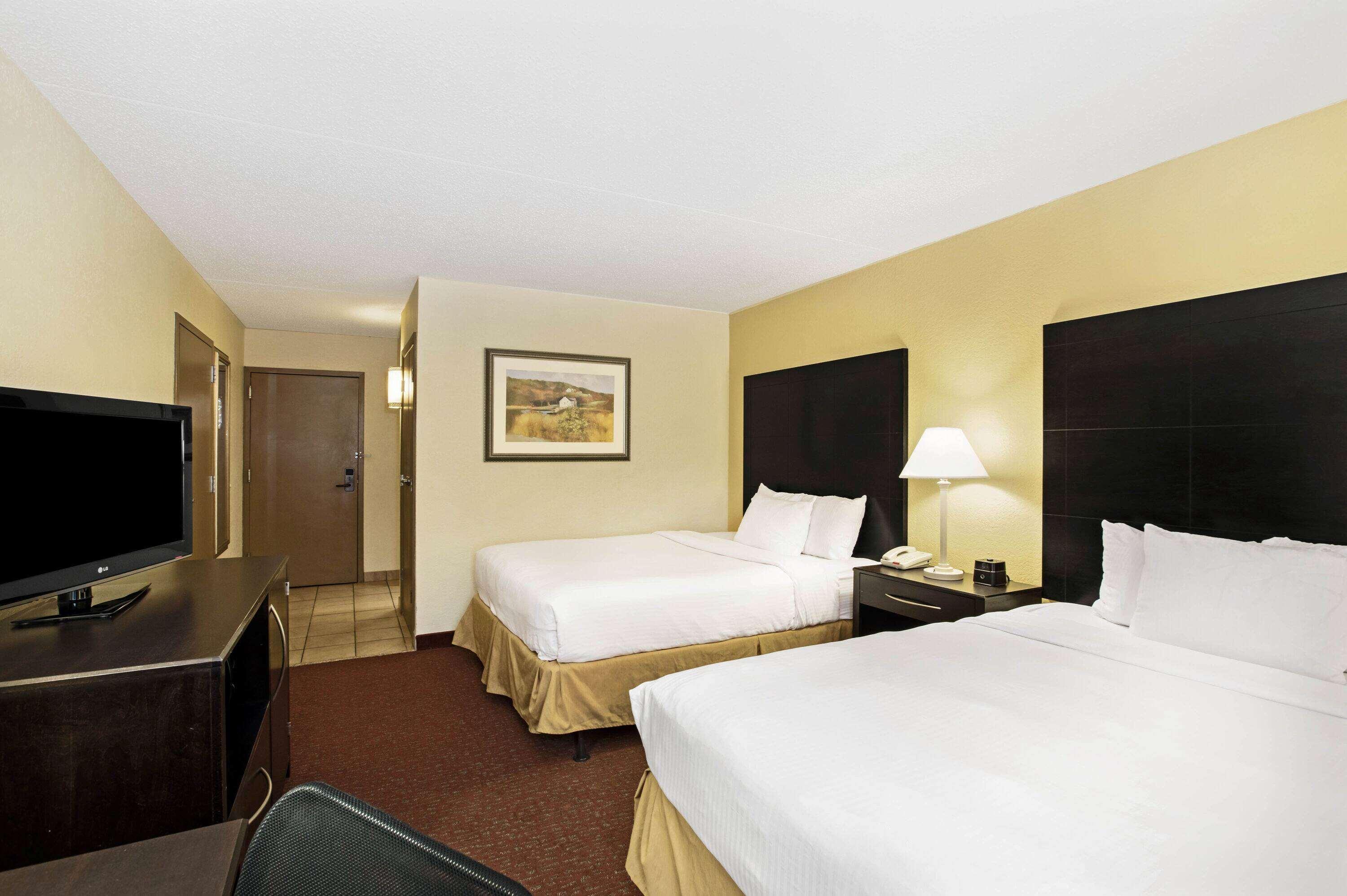 La Quinta By Wyndham Salina Exterior foto